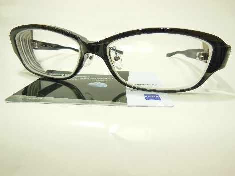 石川県発 昭和のフレームとカール・ツァイス ガラスレンズで眼鏡を作り